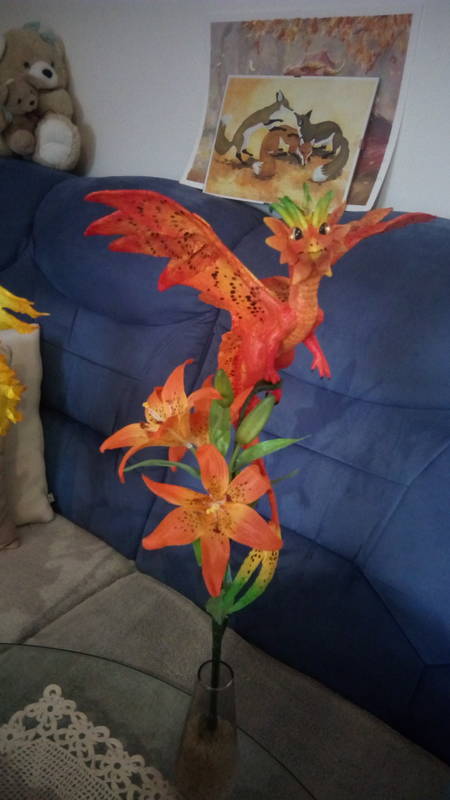  dragon companion sculpture balance ef25 eurofurence furry art flower crappy image is crappy, but for now it will do ^^'